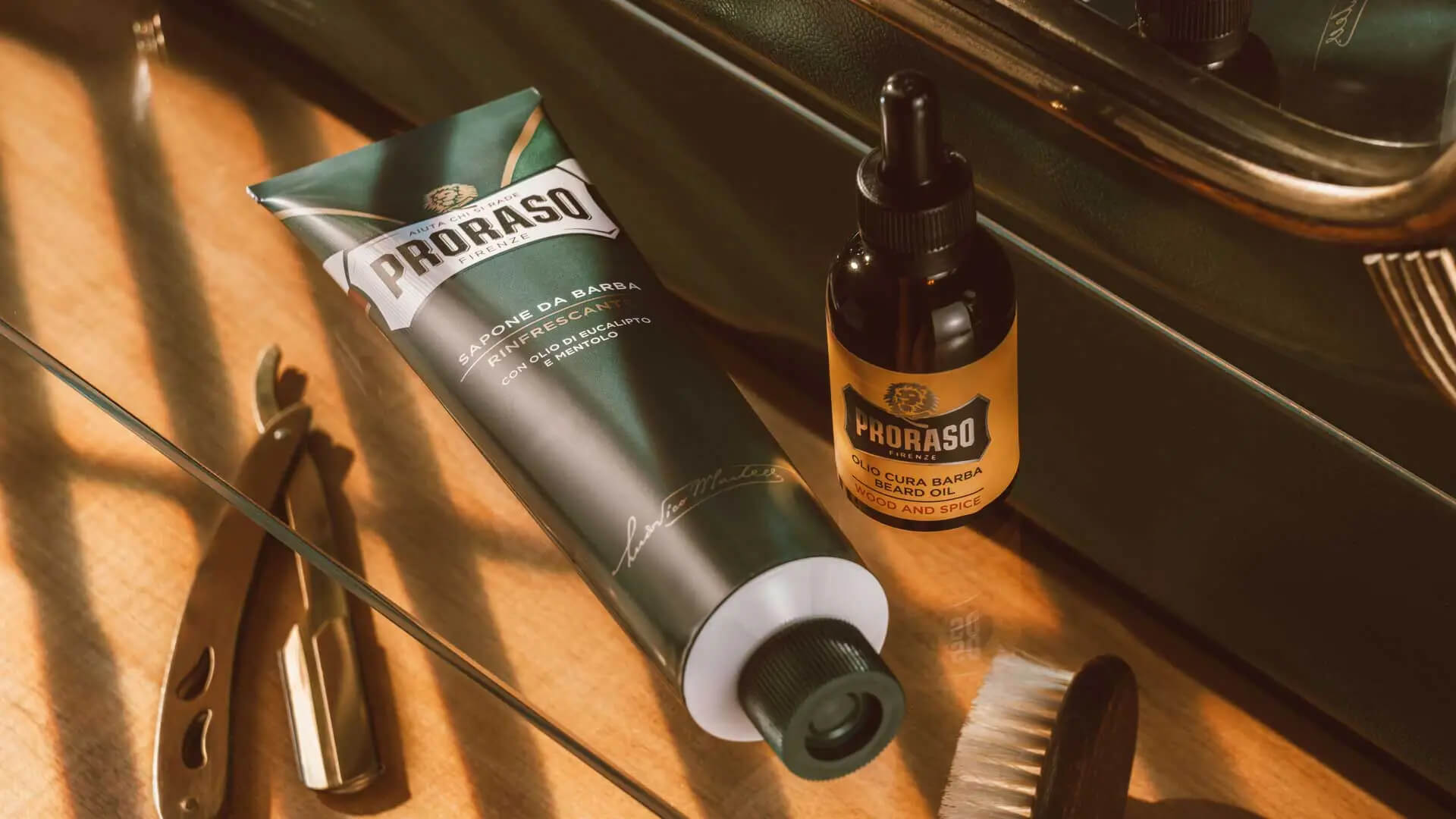  Proraso Shaving Kit for Men, Refreshing and Toning Pre-Shave  Cream, Shaving Cream Tube and After Shave Balm in Vintage Gino Tin